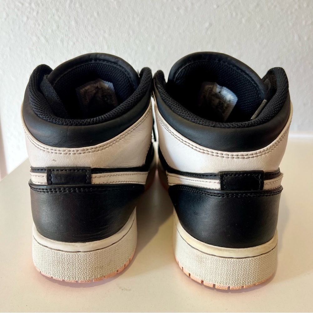 NIKE AIR JORDAN 1 MID Arctic Punch Pink Youth Size 5 Retro OG 555112-061 EUC - Picture 6 of 9